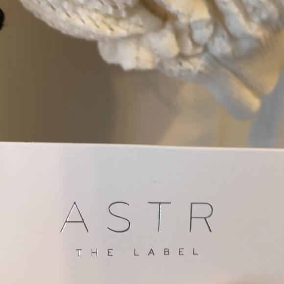 ASTR small cream top - Picture 4 of 5